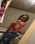 amo dançar adoro sair,,e principalmente amo viver intensamente.....