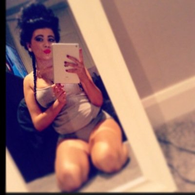 EllaSharelle's profile picture. 