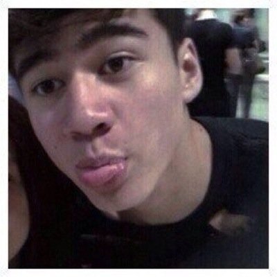 You are more than just a fan to me darling. You too, are my sunshine. Tweet me at @starfruitcalum if you want a dm to Calum.