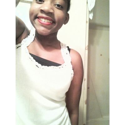 Follow me i follow back &' follow me on ( ig : ) @Marieexoo_ i follow back there too ! Please &' thanks ♡