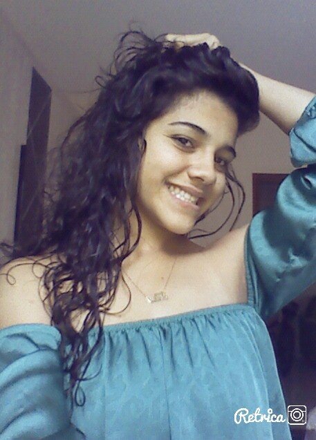 Ariaana, tímida,divertida,amiga&companheira,gosto de qem gosta de miim e foda-se o restoo '