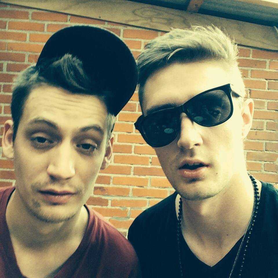 DumbDoods's profile picture. 