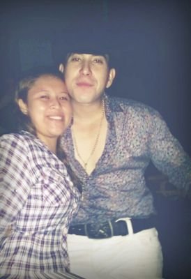 lo legal fue que te kedaras conmigo que tus besos me pertenecieran yo no t falle ni pensaba fallar fui legal te amo bebeto