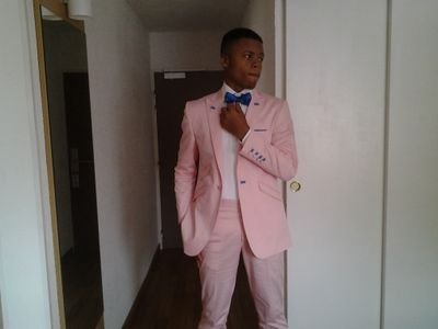 Dancer,singer best artist chris brown love miusic, dancing and singin,type of muisic R&B new member of the BLACK PYRAMID VERY SOON