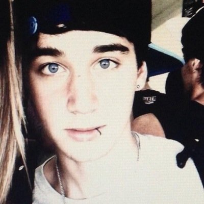 Please follow @blamebrooks, because she gave you this free follow.