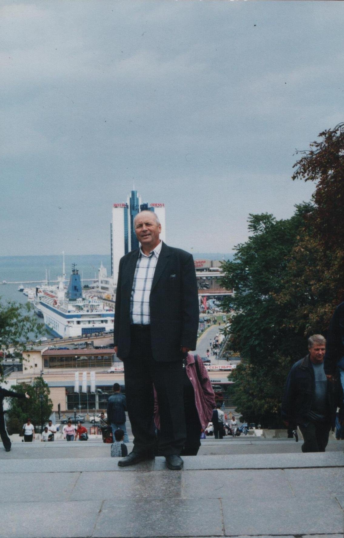 lgenose's profile picture. 