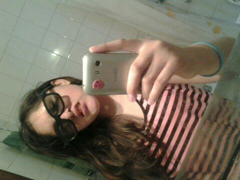 Respirando Aire desde el Enero Del 2002 ~ # Batera # Germanista Amoo Alas Lokas de Friends JaJa... Es mi sonrisa,Pero tu eres la causa.. 3 Te amoo