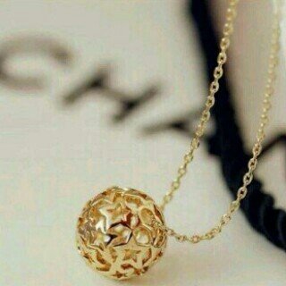 جمآلءَ آلدنيآ آن تجد قلبُء يتمنىَ فرحتككء .♥♬