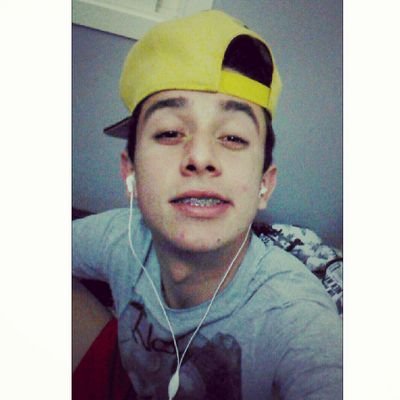 Eu nasci pra ser feliz e não perfeito.