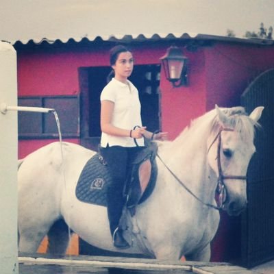 nivel12. estudiante2 eso Alhaken ii. ' De su envidia nace mi fama'. ' Tantas payasas para tan pocos circos'. Sara Varas como estilo de vida :)