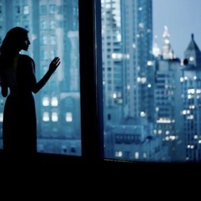 مُكبله خلف جُدران الذكريات