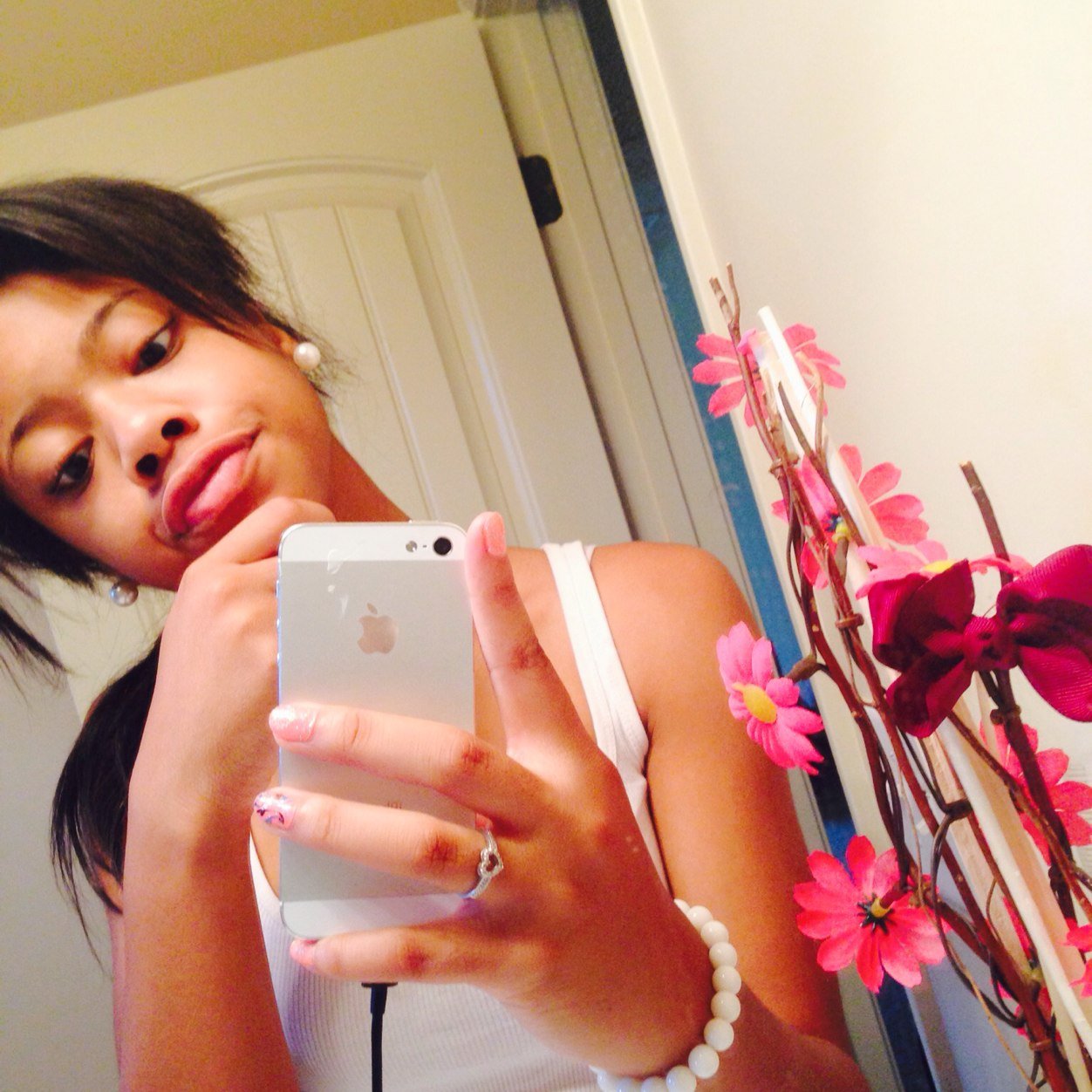 Queen B | a queen never steps off her throne to adress a peasent .