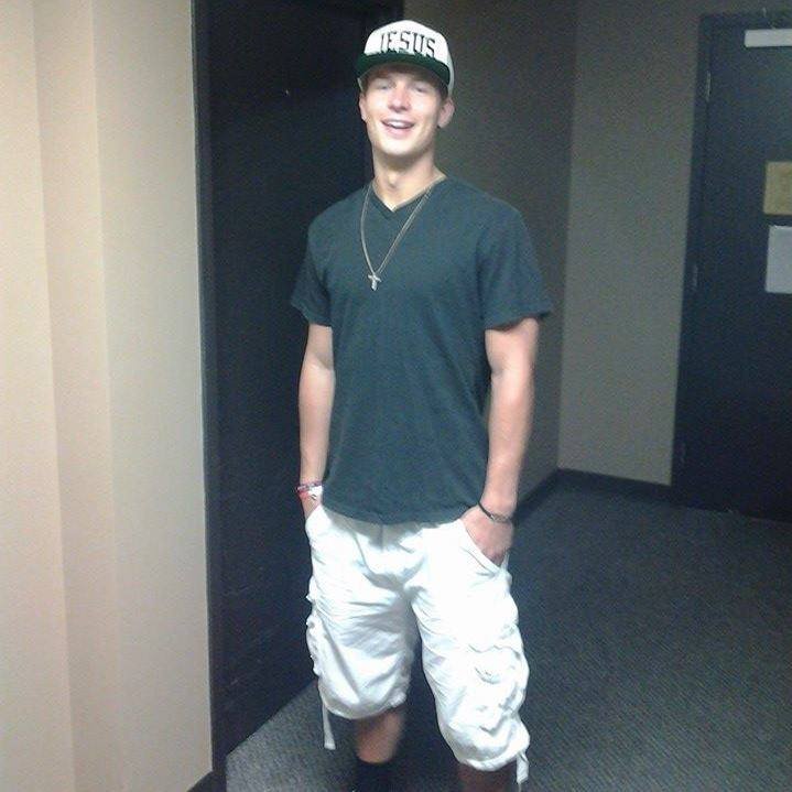 My name Ricky Pellinger and i'm 21 years old. I love Jesus Christ and live to glorify him.