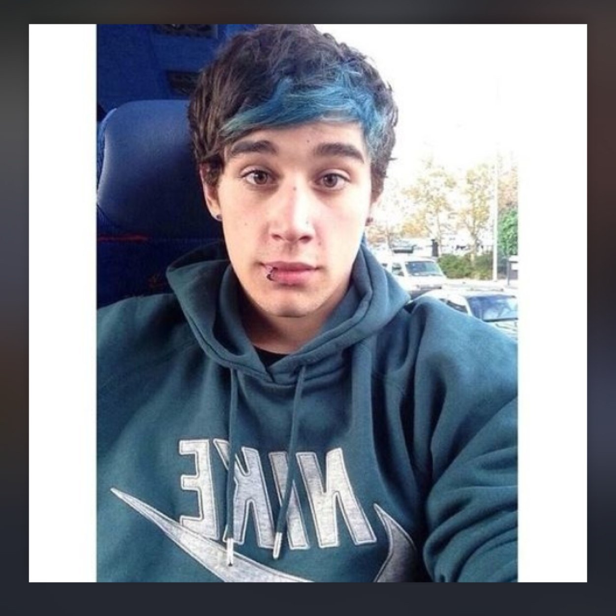 I like the janoskians a lot (5/5). @_andreaebrecht