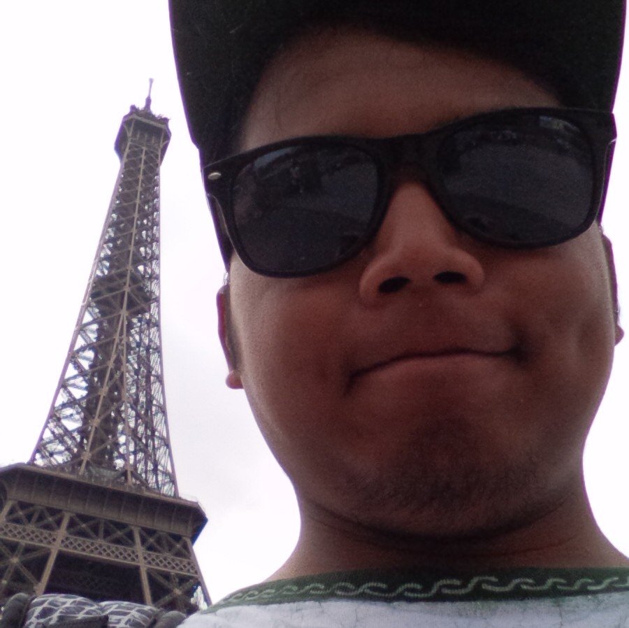 RobbasaurS's profile picture. Music - Guitar - College - Cassandre