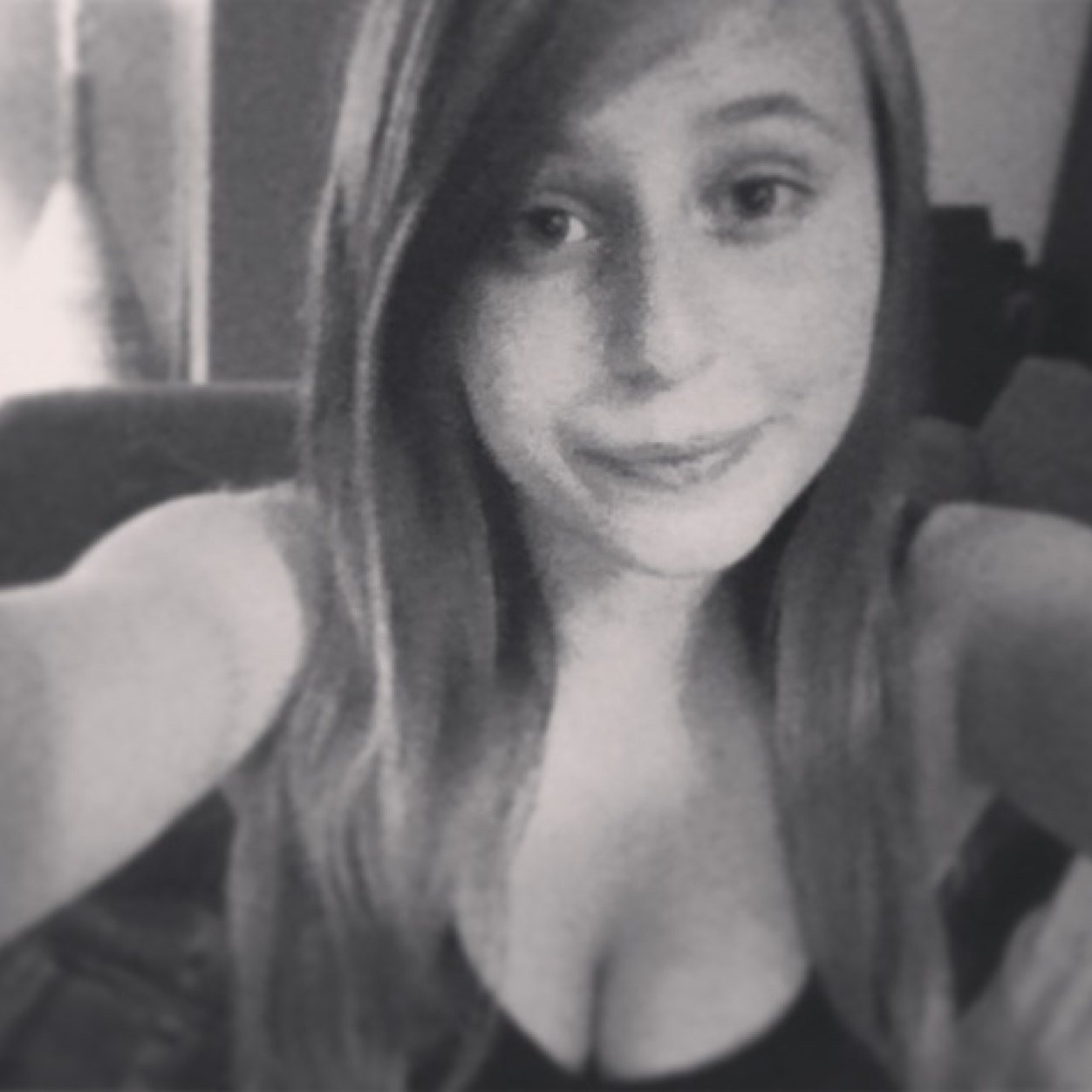 Evidou98's profile picture. Facebook: https://t.co/KU8EWbm823 Snapchat: evibtn 
Follow me!