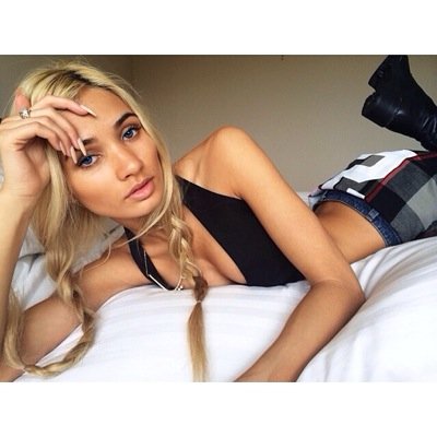 Pia Mia | 20 | No Family | Bisexual | MultiRoleplayer | RP1: Single | RP2: Single |