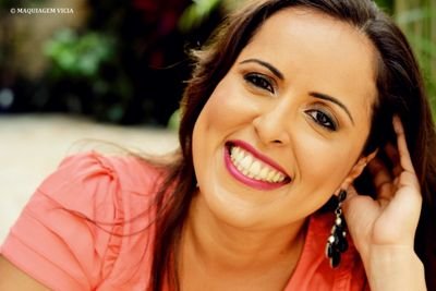 fefee_santos's profile picture. Vivendo e aprendendo a jogar 
Nem sempre ganhando 
Nem sempre perdendo 
mas, aprendendo a jogar...