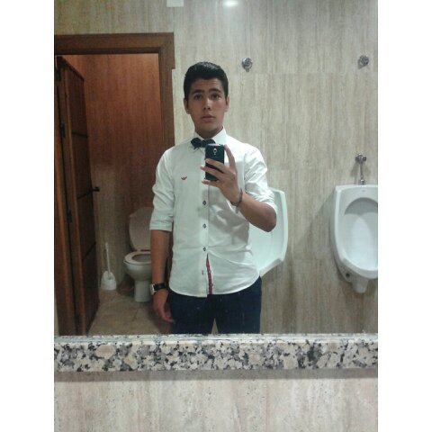quisiera estar en la prision de la felicidad en cadena perpetua. ask:fraann_ale