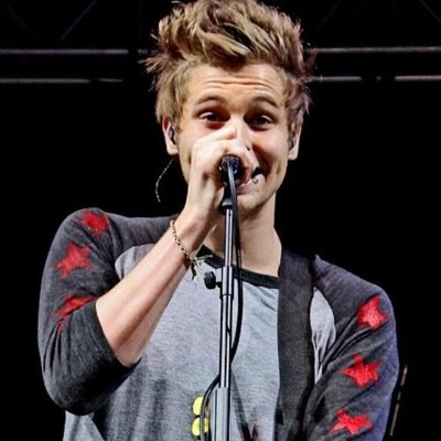 follow @engaginghood and @daydreamingmuke pls