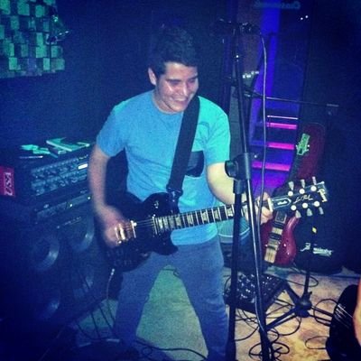 Pablo_AlvaRodas's profile picture. Músico y crossfitero Frustrado, en busca de que se viene a la vida.