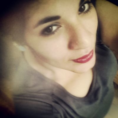 Viajera intergaláctica. Diseñadora estratégica. Ceramista.
