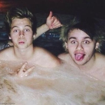 For tweets that arent just retweets for the contest, follow my main account @5sauceloves ❤️ You're all beautiful!
