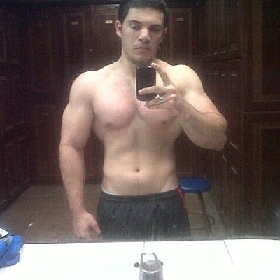 Entrenador

Certificado de pesa kettlebell o pesa rusa

Certificado FEDA Venezuela 

Asesoría nutricional: 04147935427

Cocinero
