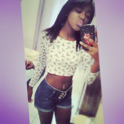 Ela vem pro baile de vermelho eu fiico com água na boca , que deliiicia , ai meu Deus que mulher boa ♪ ; m.a da minha m.a @ThaynaAllves_ (:  Siga-me ?