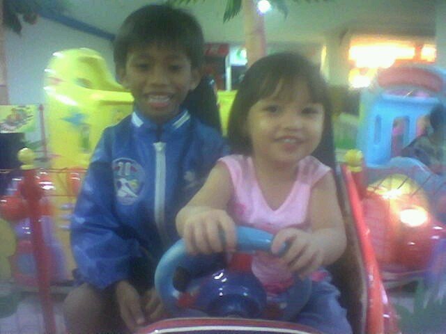 rafliarby's profile picture. 