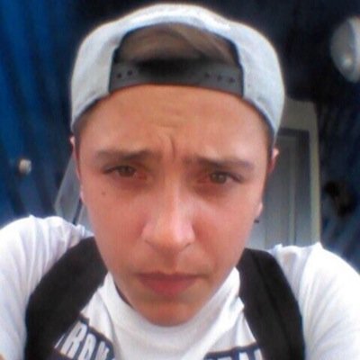 JASDFVNHKI8I's profile picture. La seule fois où t'as frollé la perfection c'est quand t'es passé près de moi.