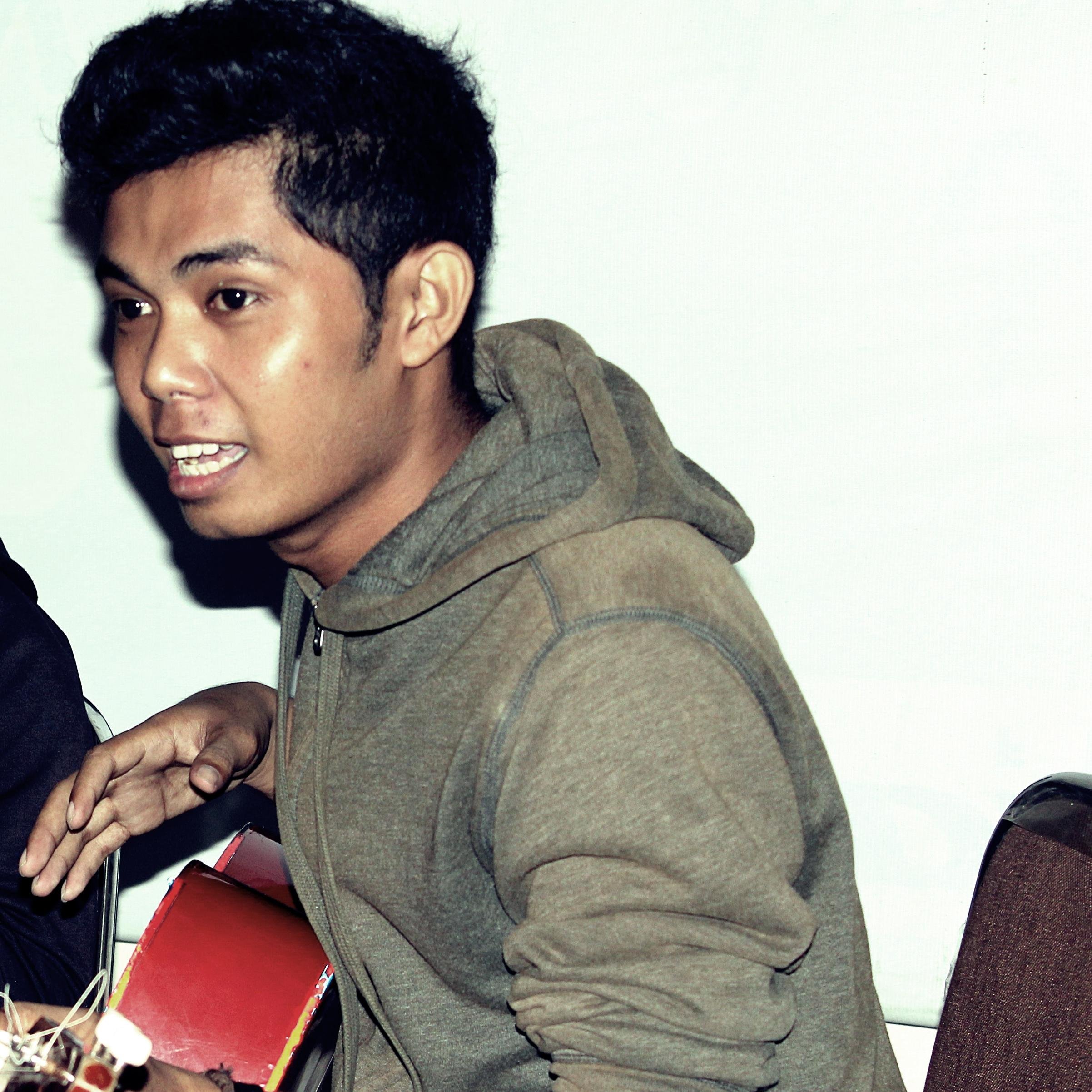 TST (TeronK SayS TollenK)  / Manager @MCFC / @UIN_Alauddin Pendidikan Matematika