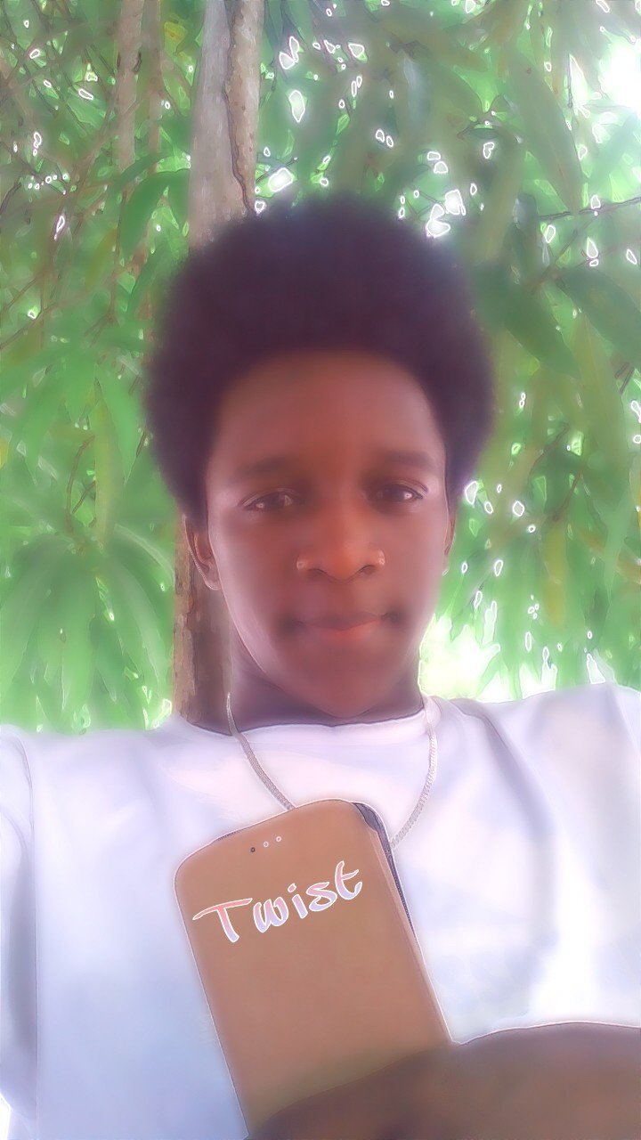 henry_bona's profile picture. Quand t'aime la meuf couzin tu fonce , range ta stupide fierté de côté