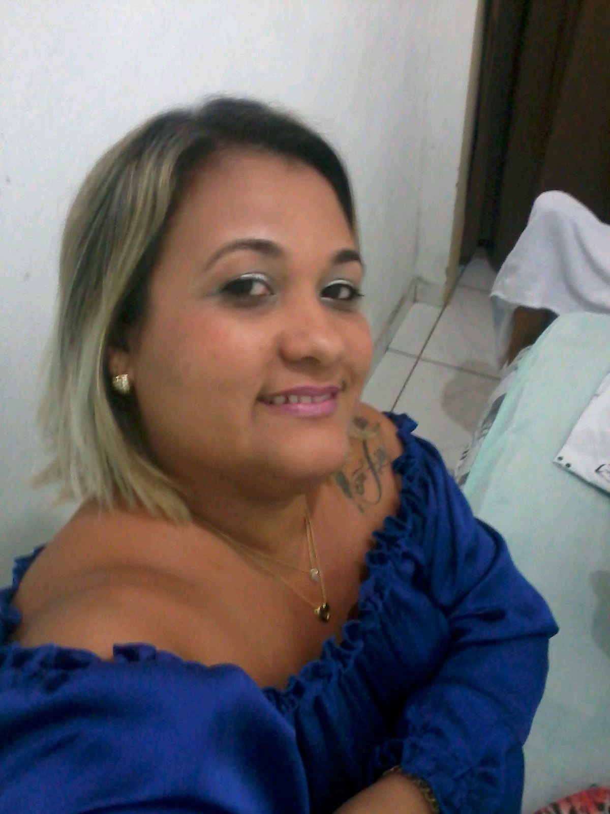 Estou sempre em busca de algum ideal!! Minha maior meta estabilizar minha vida profissional e financeira! Minha maior realização Lippe e Nat_meus filhos!!