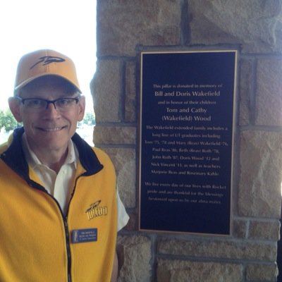 Vascular surgeon, husband, proud father, scientist, sports enthusiast, basketball fanatic, and fan of the Rockets, Tigers, and Wolverines!