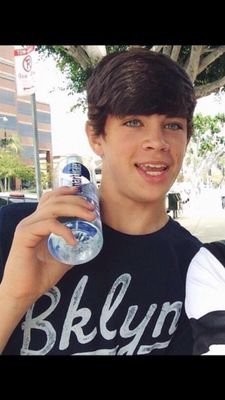 wow im lame please follow @_chayesx RT the link to help me get notcied by cam!