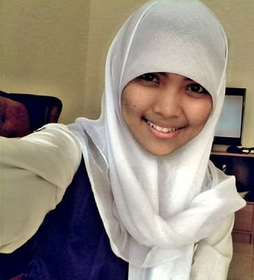 Dhesya_27's profile picture. Di setiap gelap kau slalu menerangi. Di
setiap langkah kau slalu menemani.. Dan
di setiap pedih kau slalu mengobati:*
 @Dhesya_27♨