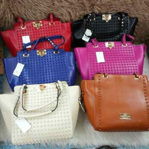Miliki koleksi tas terbaru dengan harga terjangkau dan kulitas oke :) invite 260926AE/797E9CE4