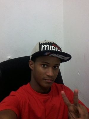 elprox16's profile picture. 