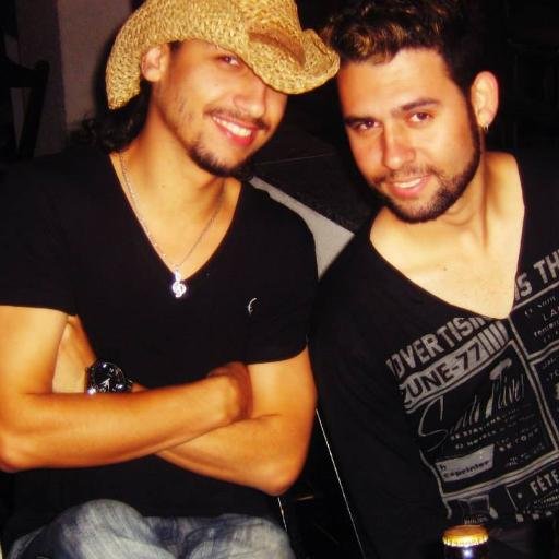 Dupla de irmãos da cidade de Franca-SP que contagia por onde se apresentam com suas vozes afinadas e marcantes.