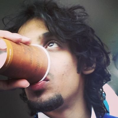 احب الناس الرايقه واللي بتضحك على طول)