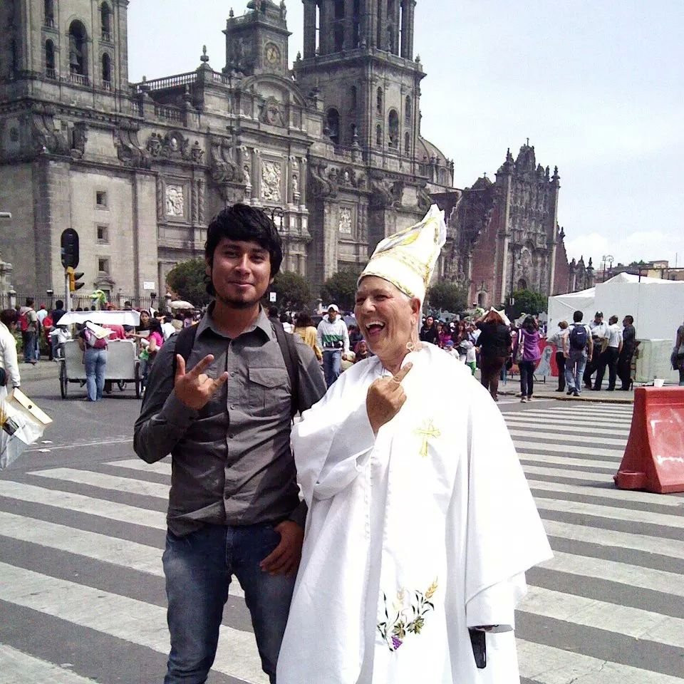Soy Un Jarocho Incha de los Tiburones Rojos De Veracruz que vive en el DF. Me Gano la vida intentando ser Dba Oracle. Me Gusta salir a conocer la ciudad