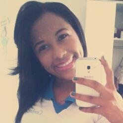 - meiga , carinhosa , simpatica , sincera , chata so com quem merece ^^ , devertida , legal  :)