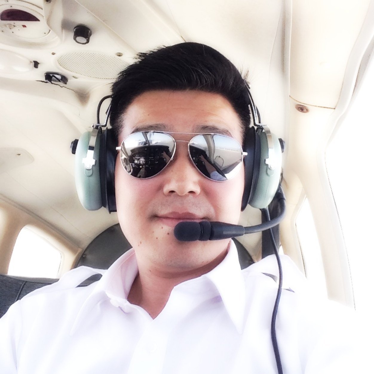 I am a quadrilingual. and I'm Specialist of the Digital Entertainment Industry especially Game business. I like taking picture and go to trip. Always welcome.