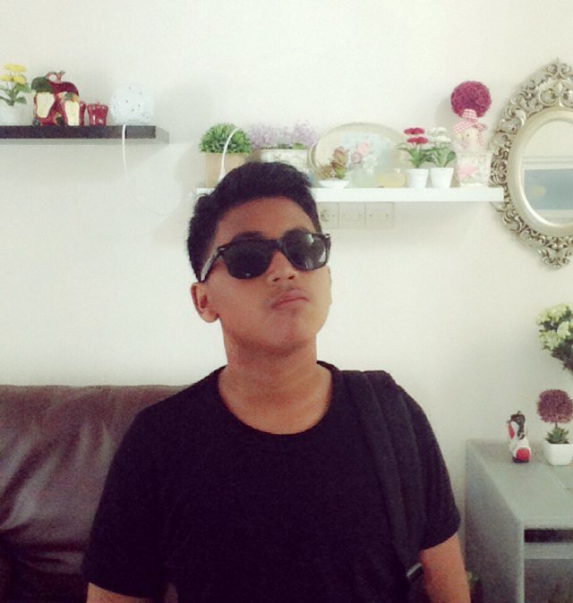 i am member junior of utd indonesia mkz
and iam big fans Robin van persie