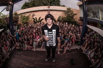 Familia de Screamers♥   @Screamau Nos siguio 27\11\2013
contigo siempre Hasta el final Mau