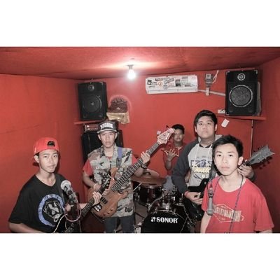 HARDCORE band from Bali | We are @VeldaaL(voc) @DickyF_(guitar) @edi_marturia(guitar) @Billy_Briantama(bass) @DielLuph_(drum) | CP : 085792949409 / 7CCCCB39
