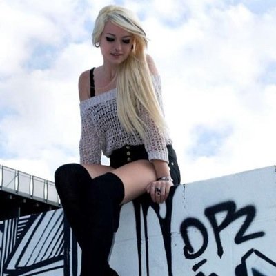 RayneFallsBlue's profile picture. Rayne|18|Single|Dm me ;)