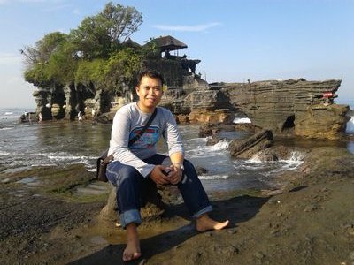 Tidak penting seberapa banyak ilmu yang dimiliki yang penting Seberapa banyak ilmu yang bermanfaat bagi orang lain