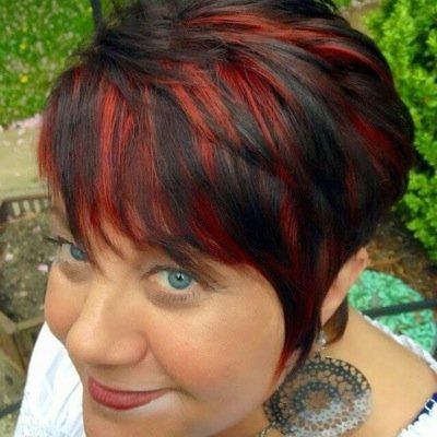 Professional, kind, considerate with a positive attitude! Im a pleasure to be with and an asset to any salon!